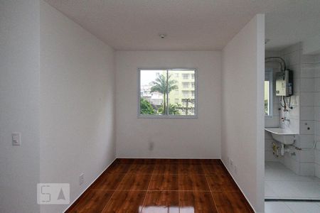 Sala de apartamento para alugar com 2 quartos, 45m² em Vila Ema, São Paulo