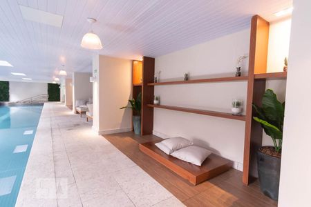 Studio para alugar com 37m², 1 quarto e 1 vaga Studio para alugar com 37m², 1 quarto e 1 vagaPiscina