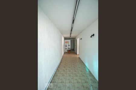 Casa à venda com 350m², 4 quartos e 5 vagasCorredor Externo