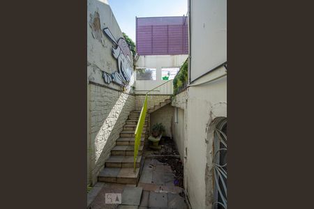 Casa à venda com 350m², 4 quartos e 5 vagasCorredor Externo