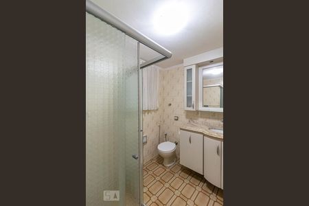 Banheiro de casa para alugar com 1 quarto, 28m² em Vila Dalila, São Paulo