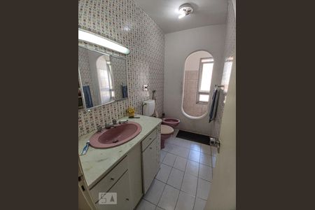Banheiro de casa à venda com 4 quartos, 270m² em Centro, São Leopoldo