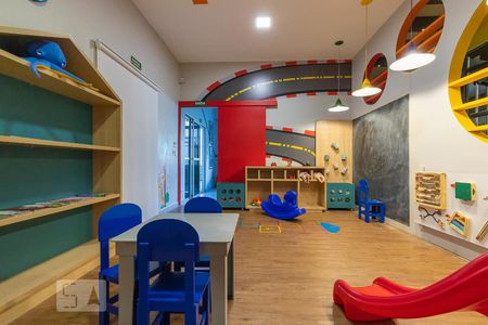 Apartamento à venda com 70m², 3 quartos e 2 vagas Apartamento à venda com 70m², 3 quartos e 2 vagasÁrea comum - Brinquedoteca