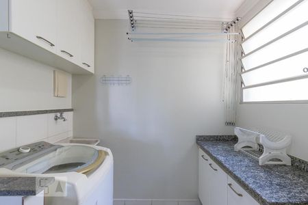 Apartamento à venda com 70m², 3 quartos e 2 vagas Apartamento à venda com 70m², 3 quartos e 2 vagasÁrea de serviço