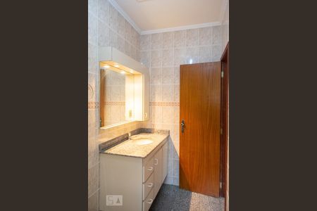 Casa à venda com 210m², 3 quartos e 5 vagasBANHEIRO QUARTO 2