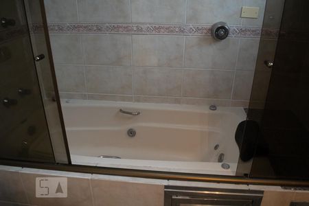 Casa à venda com 210m², 3 quartos e 5 vagasBANHEIRO QUARTO 1