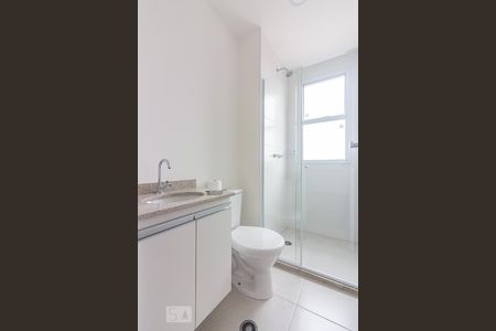 Banheiro de apartamento para alugar com 2 quartos, 44m² em Presidente Altino, Osasco