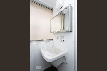 Apartamento à venda com 122m², 3 quartos e 1 vaga Apartamento à venda com 122m², 3 quartos e 1 vagaBanheiro de Serviço