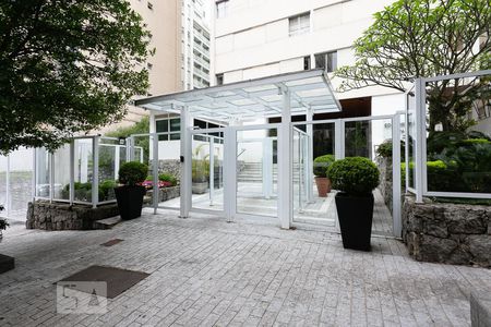 Apartamento à venda com 122m², 3 quartos e 1 vaga Apartamento à venda com 122m², 3 quartos e 1 vagaFachada