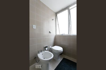 Apartamento à venda com 122m², 3 quartos e 1 vaga Apartamento à venda com 122m², 3 quartos e 1 vagaBanheiro da Suíte