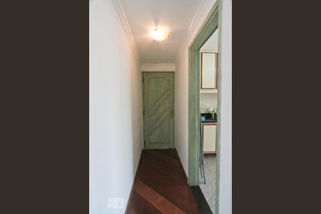Corredor de Entrada de apartamento para alugar com 3 quartos, 80m² em Santa Teresinha, São Paulo