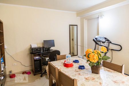 Casa à venda com 200m², 3 quartos e 2 vagasSala