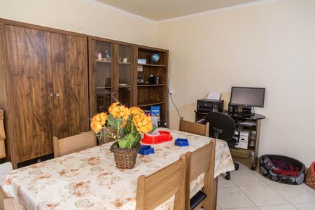 Casa à venda com 200m², 3 quartos e 2 vagasSala