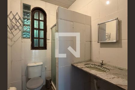 Banheiro de kitnet/studio para alugar com 1 quarto, 45m² em Anil, Rio de Janeiro