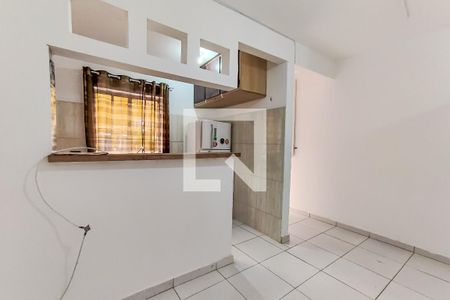 Sala de casa de condomínio para alugar com 2 quartos, 60m² em Jardim Monte Kemel, São Paulo