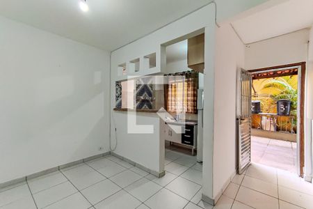 Sala de casa de condomínio para alugar com 2 quartos, 60m² em Jardim Monte Kemel, São Paulo