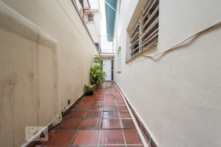 Casa à venda com 300m², 4 quartos e 2 vagasCorredor