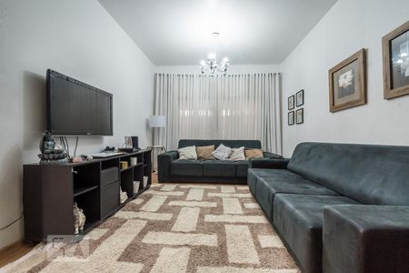 Sala de casa à venda com 4 quartos, 300m² em Jardim Ernestina, São Paulo