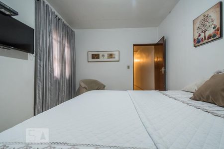 Casa à venda com 300m², 4 quartos e 2 vagasSuíte 2