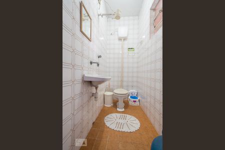 Casa à venda com 300m², 4 quartos e 2 vagasBanheiro de Serviço