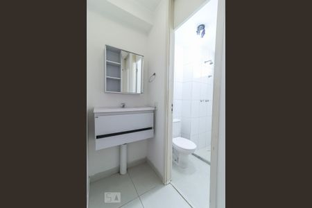 Banheiro de apartamento à venda com 2 quartos, 49m² em Jacarepaguá, Rio de Janeiro