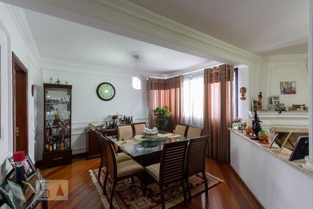 Apartamento à venda com 212m², 4 quartos e 3 vagasSala