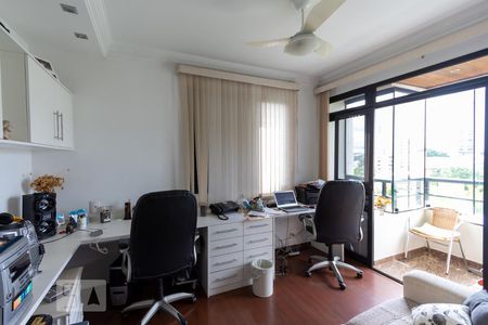 Apartamento à venda com 212m², 4 quartos e 3 vagasQuarto 4