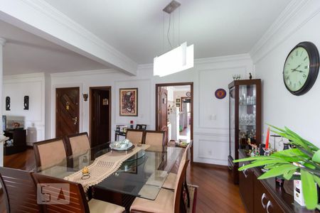 Apartamento à venda com 212m², 4 quartos e 3 vagasSala