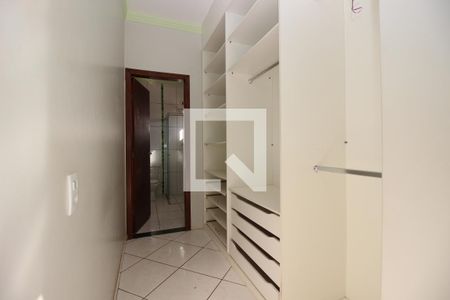 Casa de condomínio para alugar com 200m², 3 quartos e 2 vagasCloset