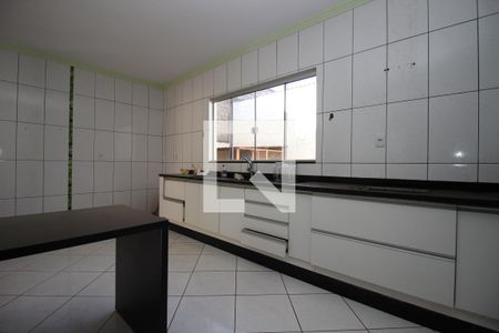 Casa de condomínio para alugar com 200m², 3 quartos e 2 vagasCozinha