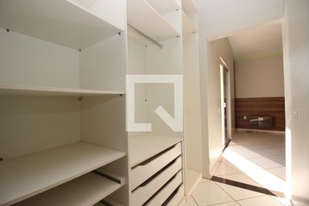 Casa de condomínio para alugar com 200m², 3 quartos e 2 vagasCloset
