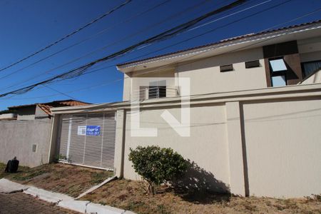 Casa de condomínio para alugar com 200m², 3 quartos e 2 vagasFachada