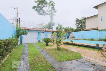 Casa de condomínio para alugar com 520m², 3 quartos e 4 vagasQuintal