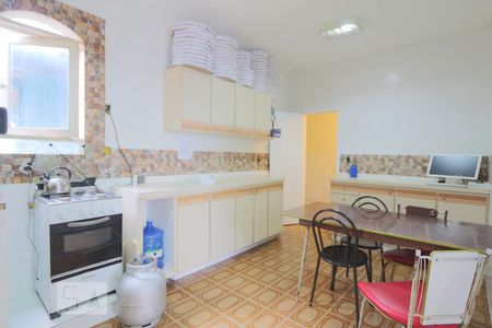 Casa de condomínio para alugar com 520m², 3 quartos e 4 vagasCozinha