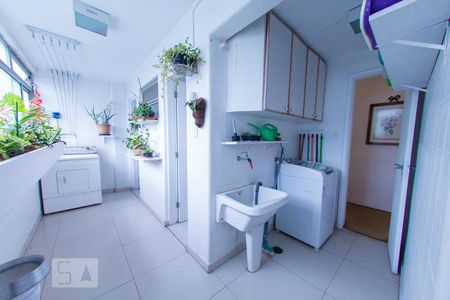 Apartamento à venda com 170m², 3 quartos e 1 vagaÁrea de Serviço