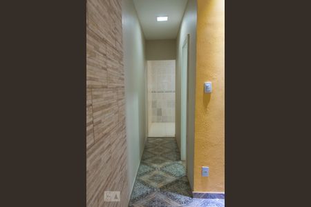 Corredor  de apartamento para alugar com 1 quarto, 50m² em Praça da Bandeira, Rio de Janeiro