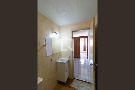 Banheiro de kitnet/studio para alugar com 1 quarto, 47m² em Centro, Campinas