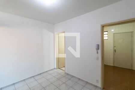 Sala de kitnet/studio para alugar com 1 quarto, 47m² em Centro, Campinas