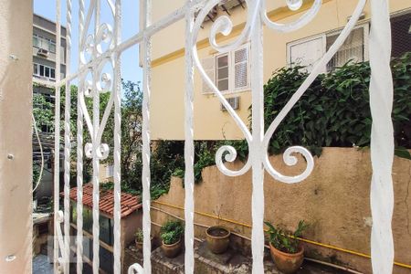 Vista - Sala de apartamento à venda com 2 quartos, 55m² em Laranjeiras, Rio de Janeiro