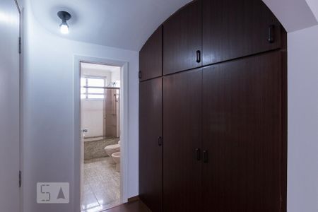 Apartamento para alugar com 117m², 3 quartos e 2 vagas Apartamento para alugar com 117m², 3 quartos e 2 vagasCloset Suíte