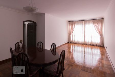 Apartamento para alugar com 117m², 3 quartos e 2 vagas Apartamento para alugar com 117m², 3 quartos e 2 vagasSala