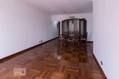 Apartamento para alugar com 117m², 3 quartos e 2 vagas Apartamento para alugar com 117m², 3 quartos e 2 vagasSala