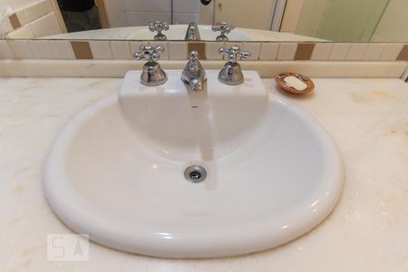 Apartamento à venda com 165m², 3 quartos e 1 vagaBanheiro - Torneira