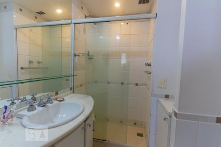 Apartamento à venda com 165m², 3 quartos e 1 vagaBanheiro da Suíte 1