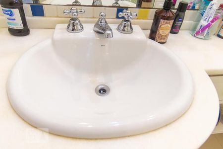 Apartamento à venda com 165m², 3 quartos e 1 vagaBanheiro - Torneira