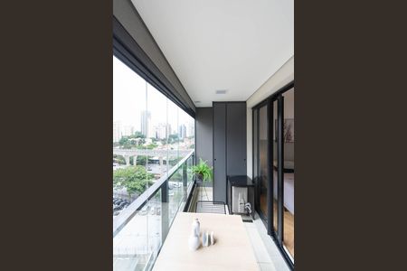 Studio à venda com 37m², 1 quarto e 1 vaga Studio à venda com 37m², 1 quarto e 1 vagaVaranda