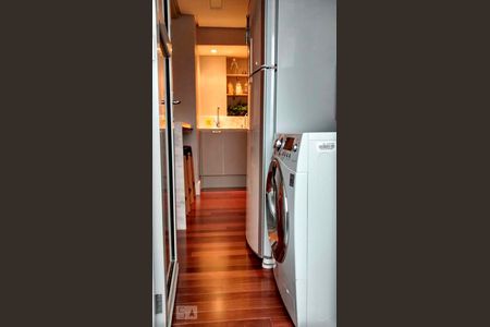 Lavanderia e cozinha de apartamento para alugar com 1 quarto, 58m² em Ideal, Novo Hamburgo