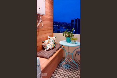 Sacada a noite de apartamento para alugar com 1 quarto, 58m² em Ideal, Novo Hamburgo