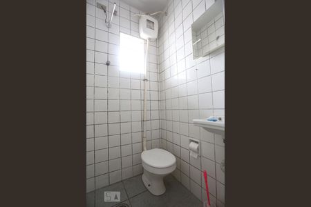 Banheiro de casa para alugar com 1 quarto, 72m² em Jaguaré, São Paulo