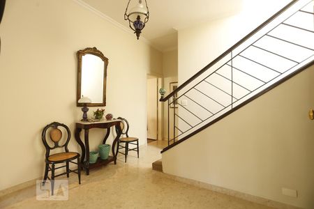 Halll de Entrada de casa à venda com 3 quartos, 500m² em Pacaembu, São Paulo